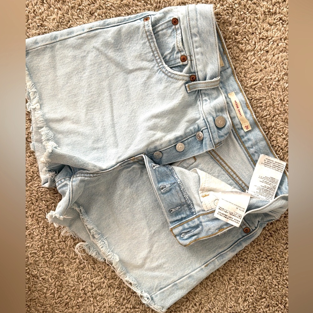 Levi’s wedgie shorts